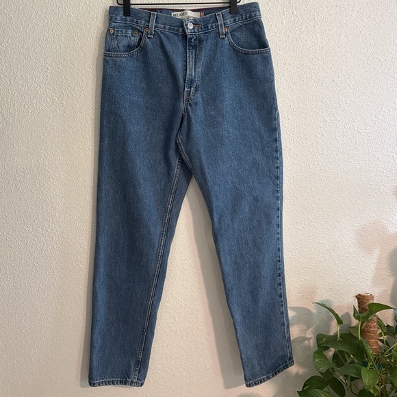 Levi's Pants - Classic vintage Levi's 550 straight leg tapered denim jeans in medium blue wash